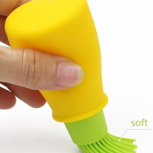 Kitchen Silicone Oil Brush Grill Brush Oil Bottle,Random Color Delivery - Gadgets by PMC TechLife | Online Shopping South Africa | PMC TechLife | Buy Now Pay Later Mobicred