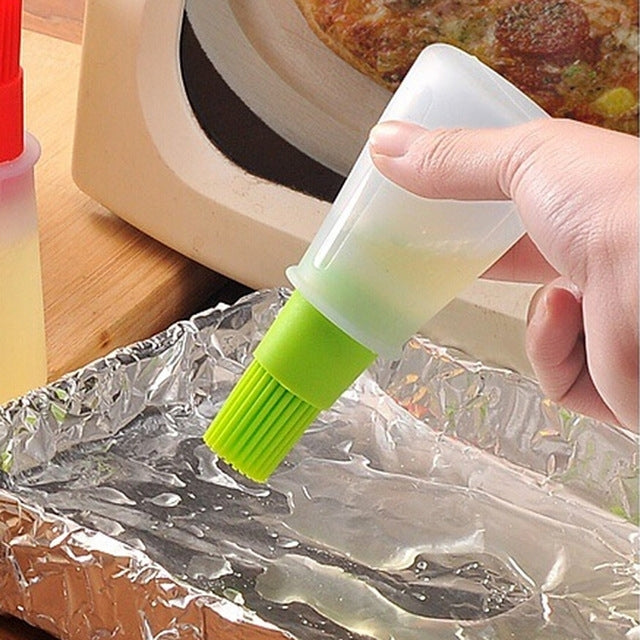 Kitchen Silicone Oil Brush Grill Brush Oil Bottle,Random Color Delivery - Gadgets by PMC TechLife | Online Shopping South Africa | PMC TechLife | Buy Now Pay Later Mobicred