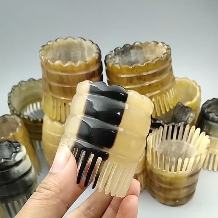 Cylindrical Horn Comb Short Shampoo Brush, Color Random Delivery - free shipping - PMC TechLife - Order now!